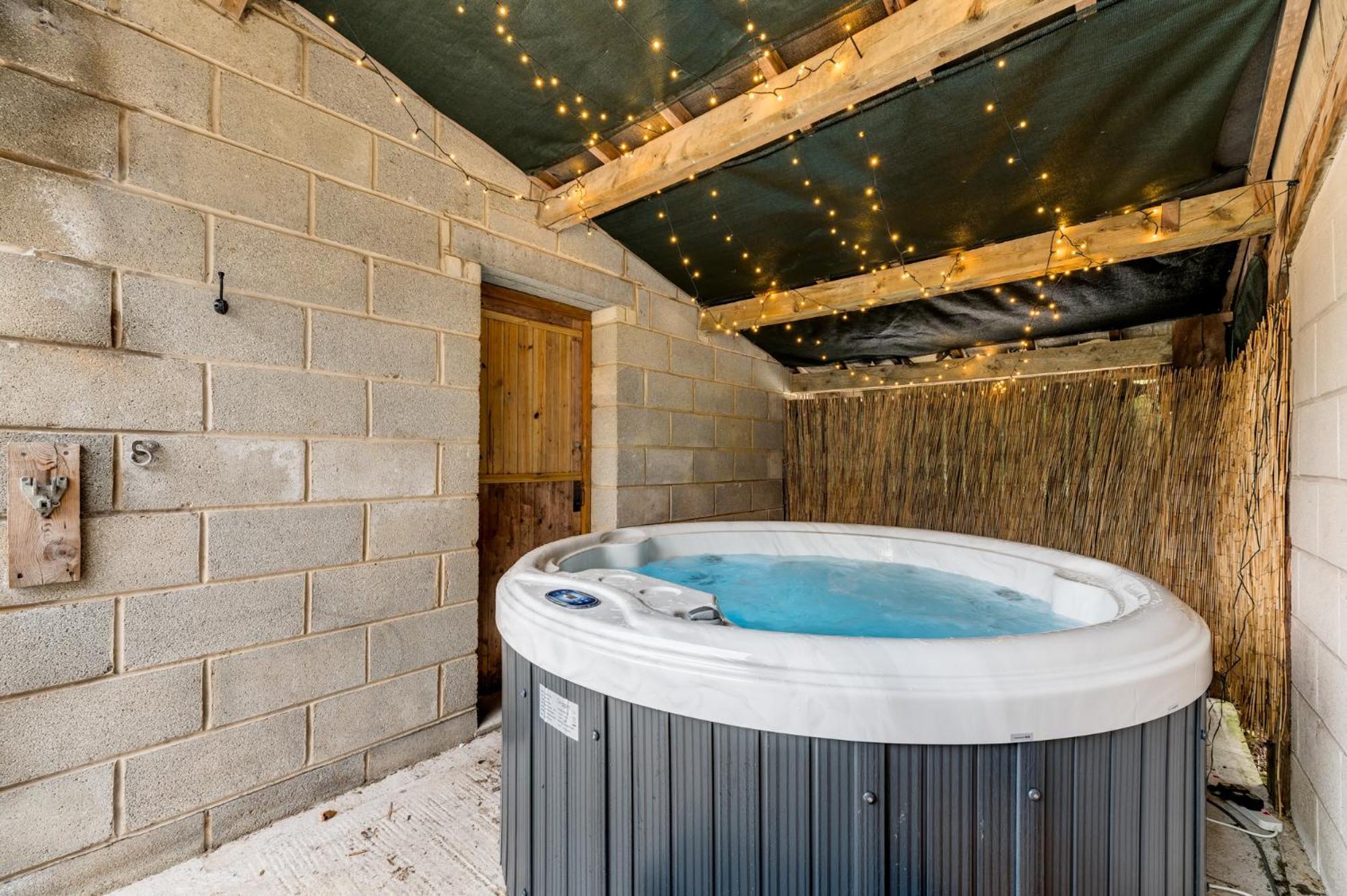 Central Malham, Sleeps 2, Private Hot Tub, Yoga Studio Extérieur photo