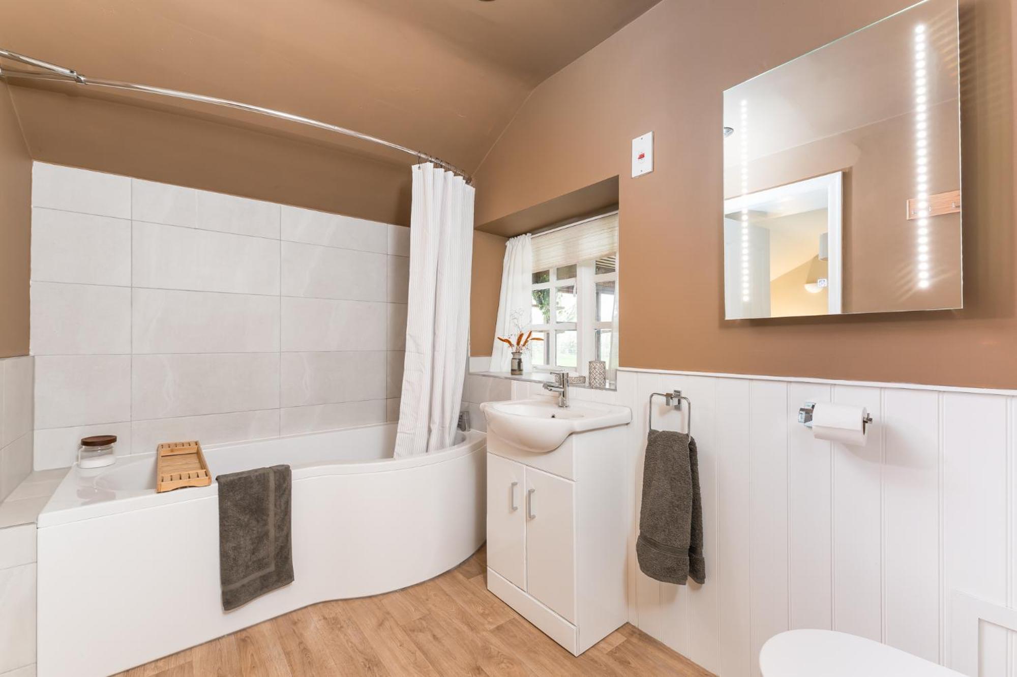 Central Malham, Sleeps 2, Private Hot Tub, Yoga Studio Extérieur photo